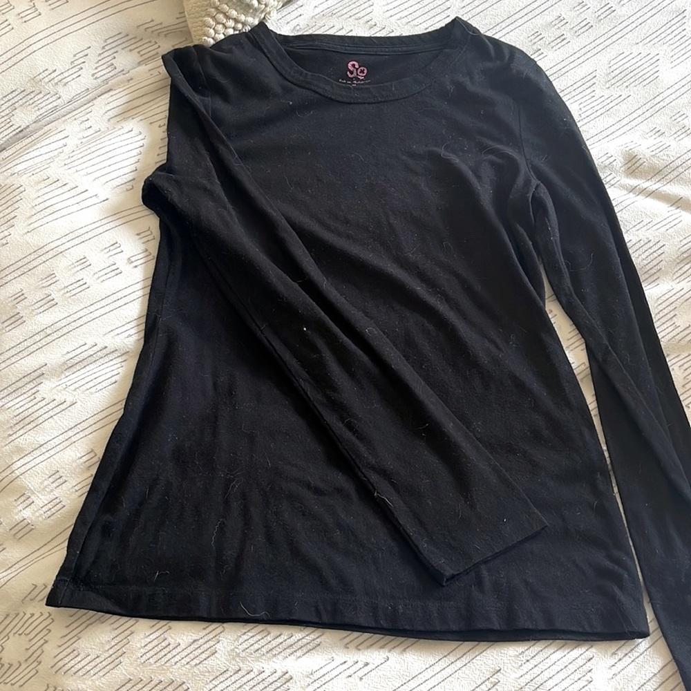 Black long sleeve basic tee